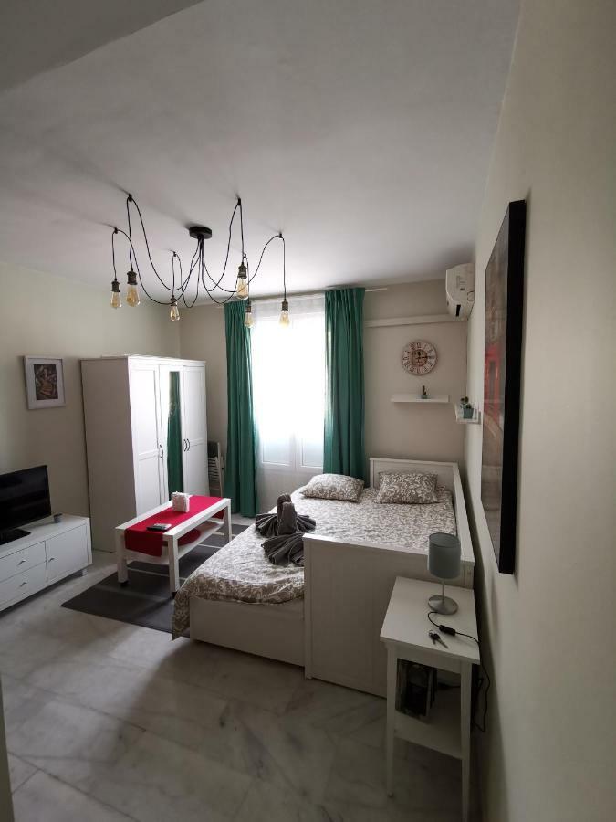 **** Genuar Apartments Malaga Center Buitenkant foto