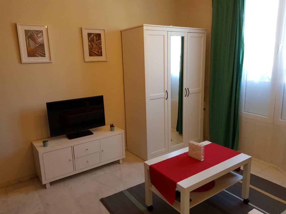 **** Genuar Apartments Malaga Center Buitenkant foto